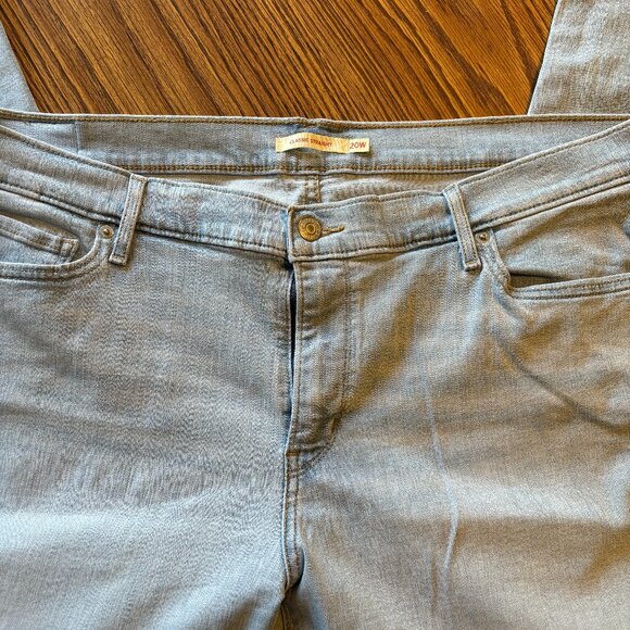 NWOT Levi's Classic Straight Leg Jeans - Picture 7 of 9